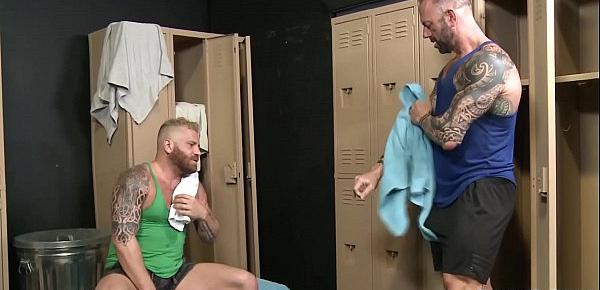 Huge Cocked Older Gym Man Fucks A Bearded One - Vic Rocco, Riley Mitchell